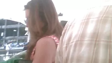 בראז'רים טיפאני משפריץ אורחים במסיבת פוטלוק