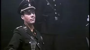 ריאן קונר נדהם לקבל טיפול פנים על ידי גבר של בת