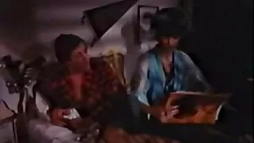 MILF עם מכות ציצים מסיביות ורוכב זין ב POV
