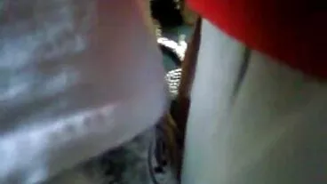 פרצוף של אלה נוקס והציצים ב-POV