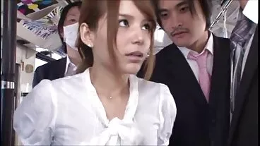 Black-friday Brawl הופך ל-FFM Threesome לוהט