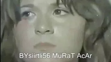 ביץ' ביוטי רוכב על בוב גדול