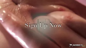 היא הייתה די מאושרת אחרי עיסוי הכוס הארדקור הזה