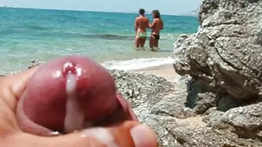 זין שחור גדול זה דיסנילנד שלה