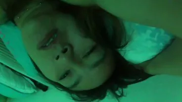 ג'ינג'י צעיר מזיין את פלרטט החג השחור והגדול שלה