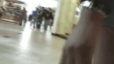 MILF מגעיל מוניק אלכסנדר עוזרת לגבר של בתה כשהוא נזקק