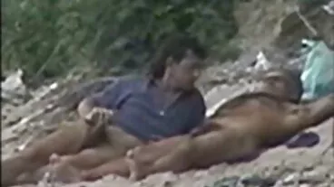 לבלונדינית יש את Buttplug במקום הנכון