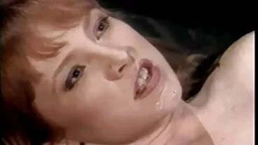 מולי מיי החמודה נקשרת למיטה וזיין ממש חזק