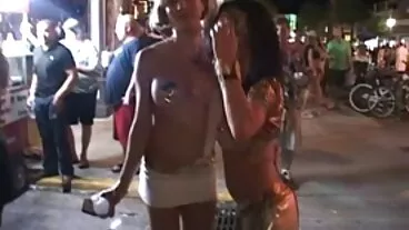 איסוף בניו יורק עבור Busty 20 y.o. סקיילר ווקס בלונדינית