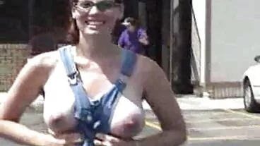 היופי היילי ריד אוהבת את התחת שלה פעור!