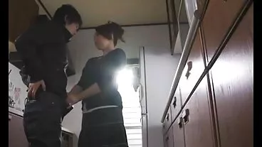 Slim4K: בוקר מתחיל לזוג עם סקס ספונטני במטבח בפורנו-HD