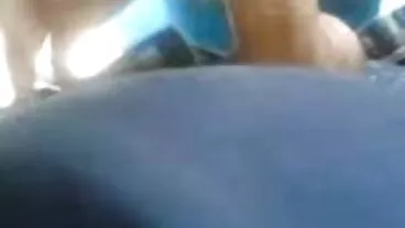 אלה יוז נהנית להיות נשלטת על ידי אדם עשיר