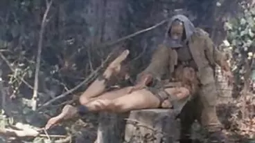 נערת רולר רזה לוקחת זין גדול בתחת