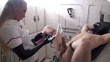 Butt Plug Smuggler Goldie Glock הולך לכספומט