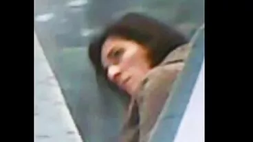 לבני נוער קלאסי יש הרפתקה מינית על החוף