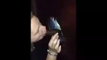 אמא הזויה מכה את החבר הכי טוב של הבן