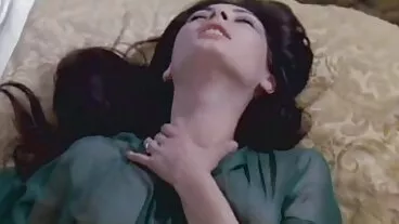 בראז'רים טיפאני משפריץ אורחים במסיבת פוטלוק