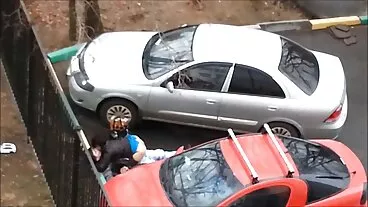 לטינה אלה, הלטינית, רוצה שהבוס שלה ילוש את הצופרות הענקיות שלה